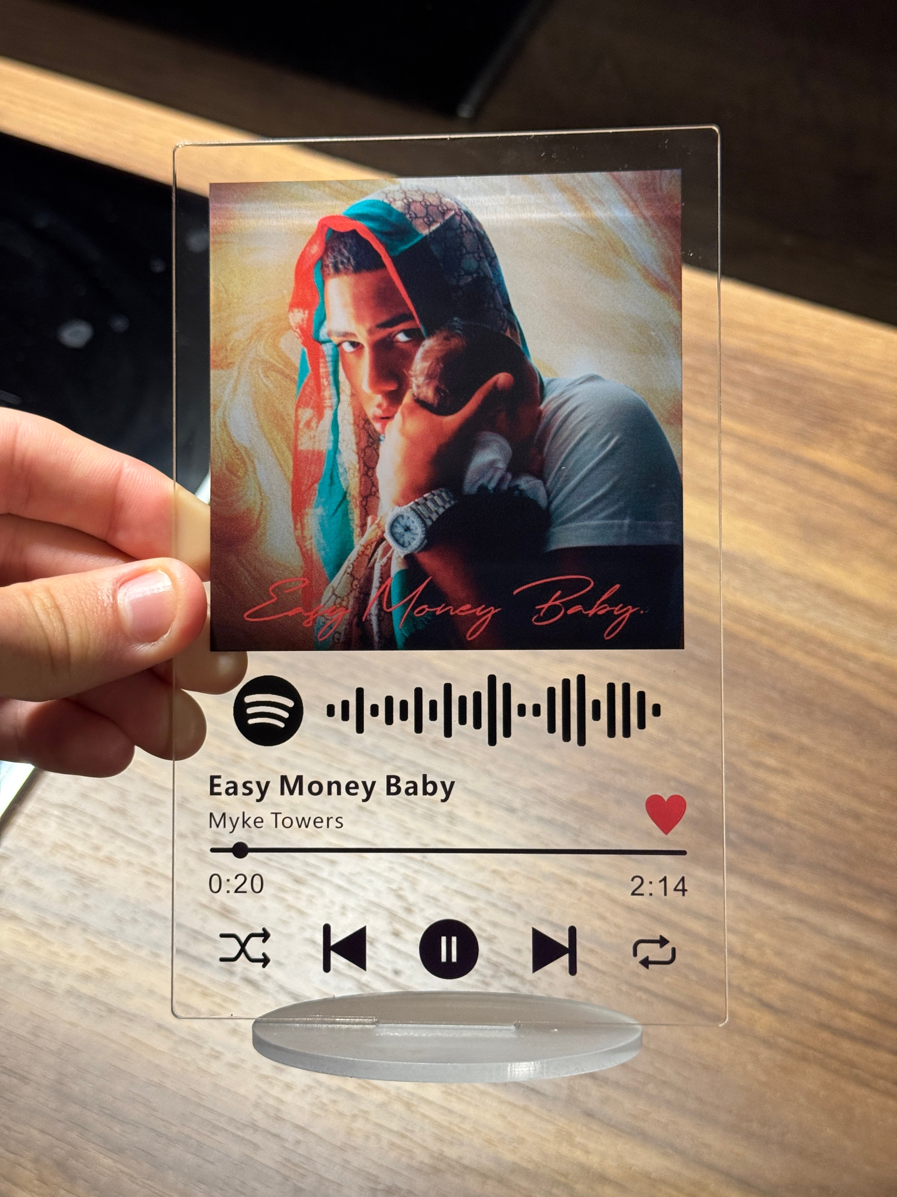 Placa Easy Money Baby - Myke Towers