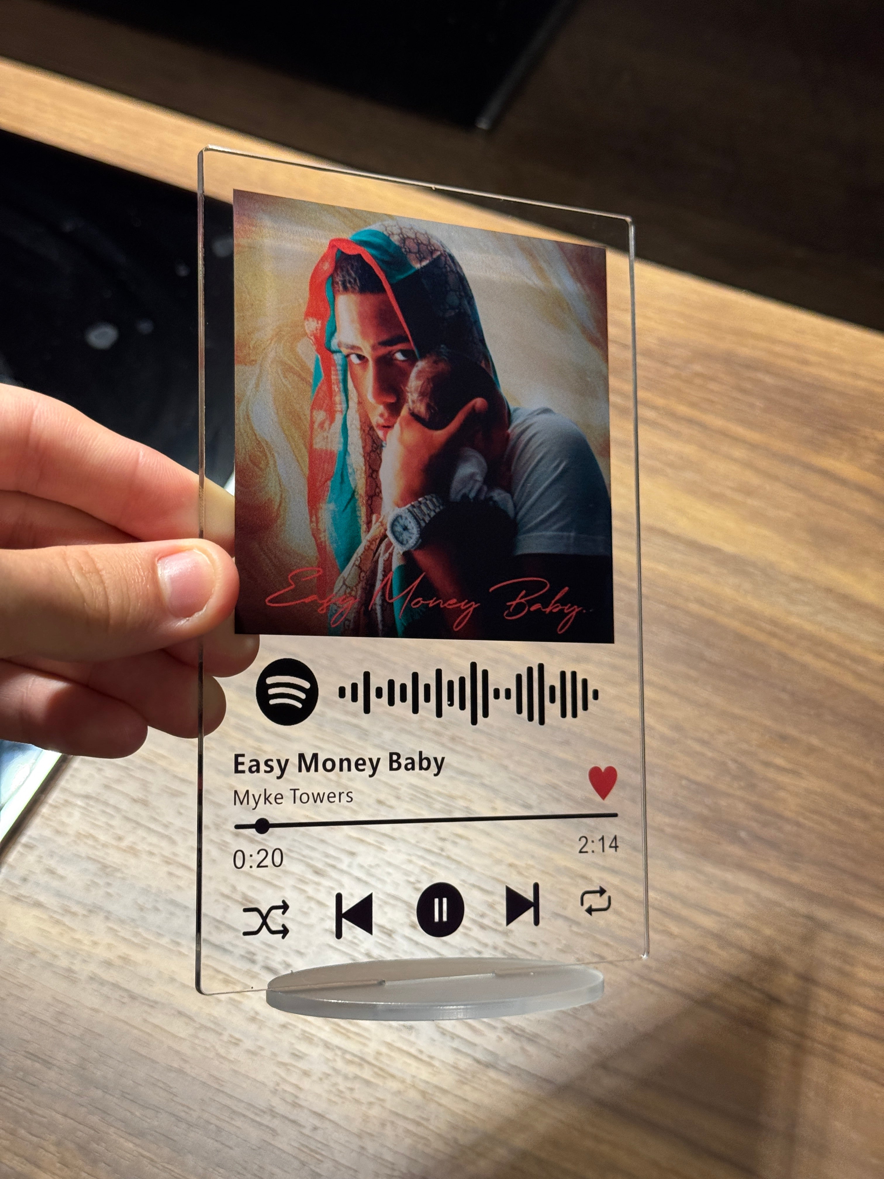 Placa Easy Money Baby - Myke Towers