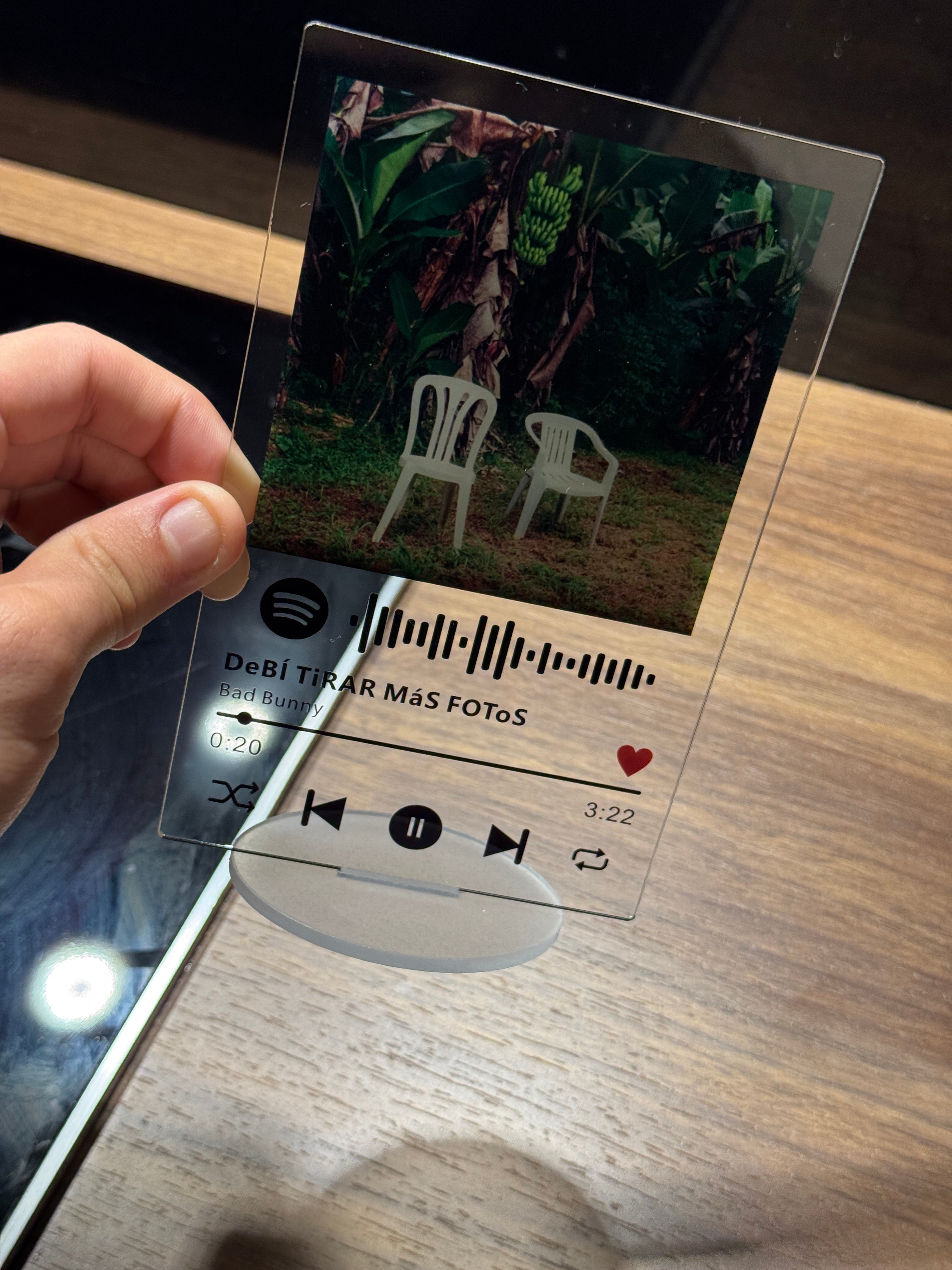 Placa Debí Tirar Más Fotos - Bad Bunny
