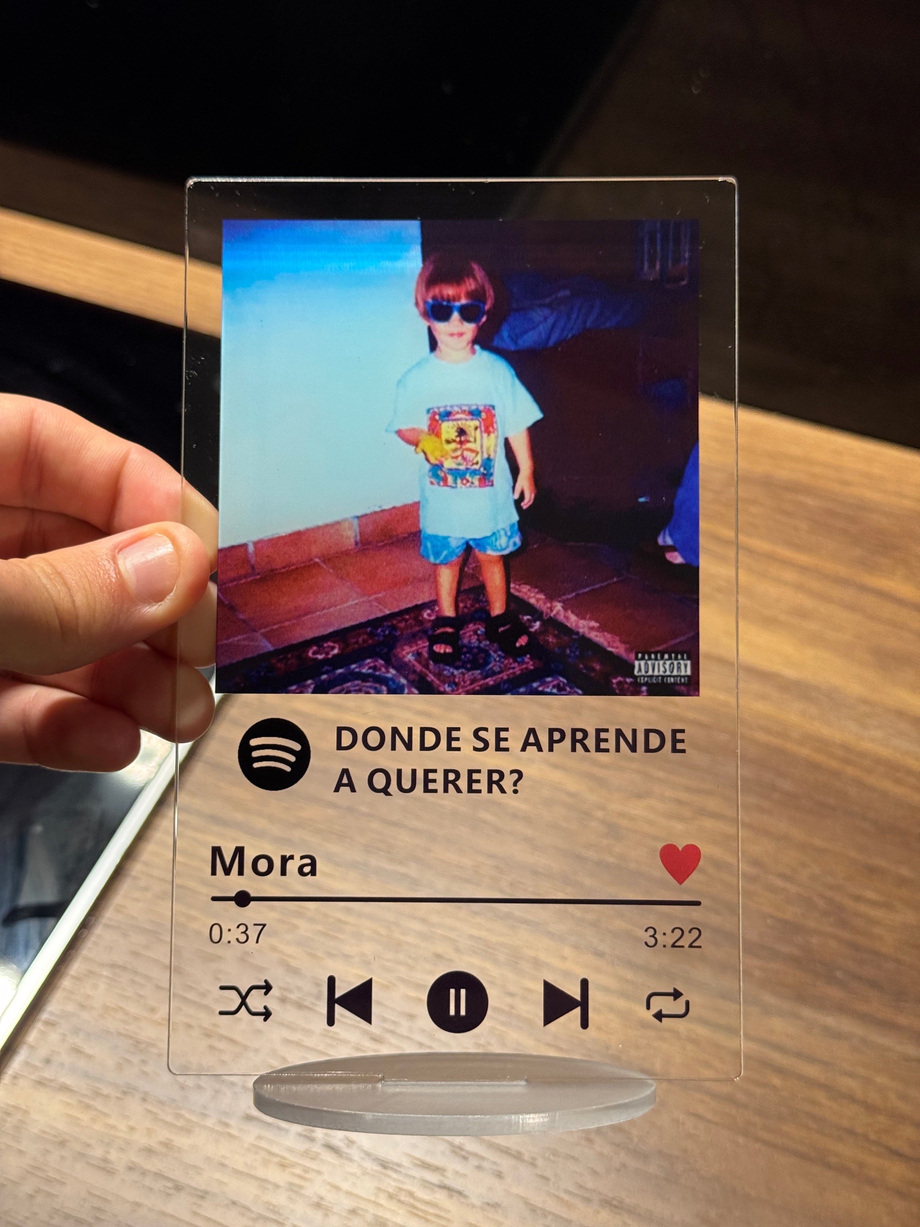 Placa Donde Se Aprende a Querer?  - Mora