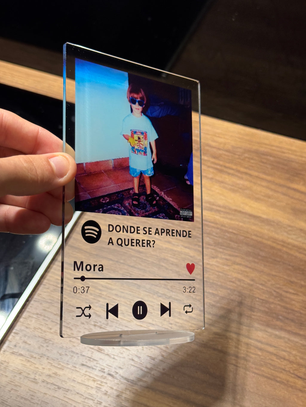 Placa Donde Se Aprende a Querer?  - Mora