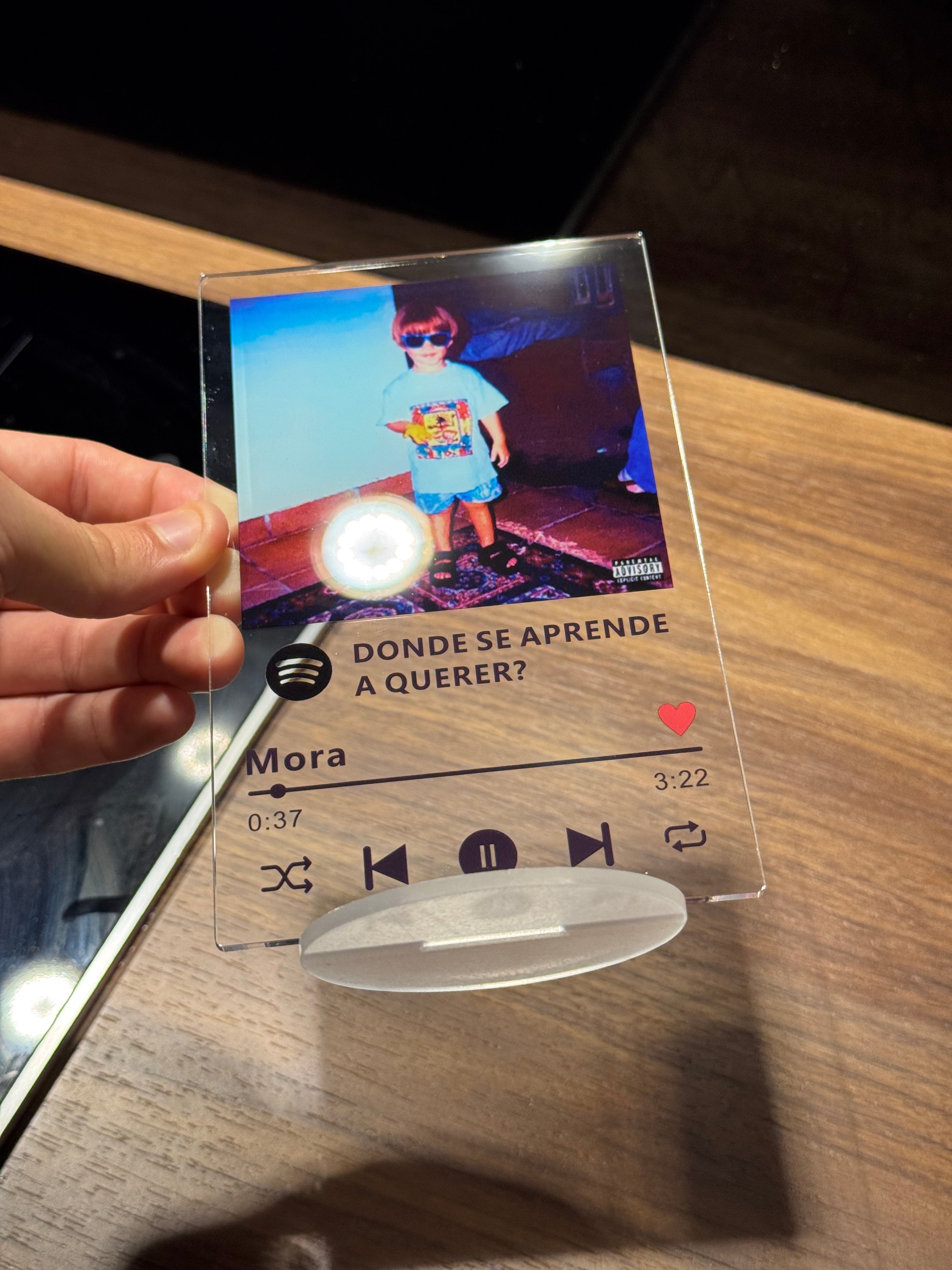 Placa Donde Se Aprende a Querer?  - Mora